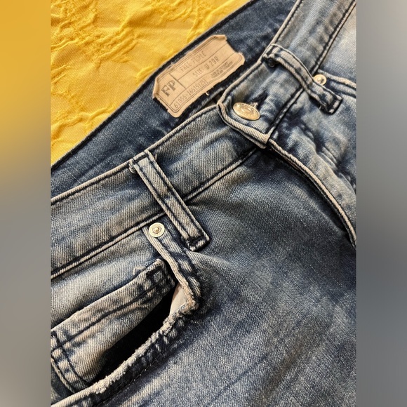 Free People Skinny Distressed Jeans - Picture 3 of 4